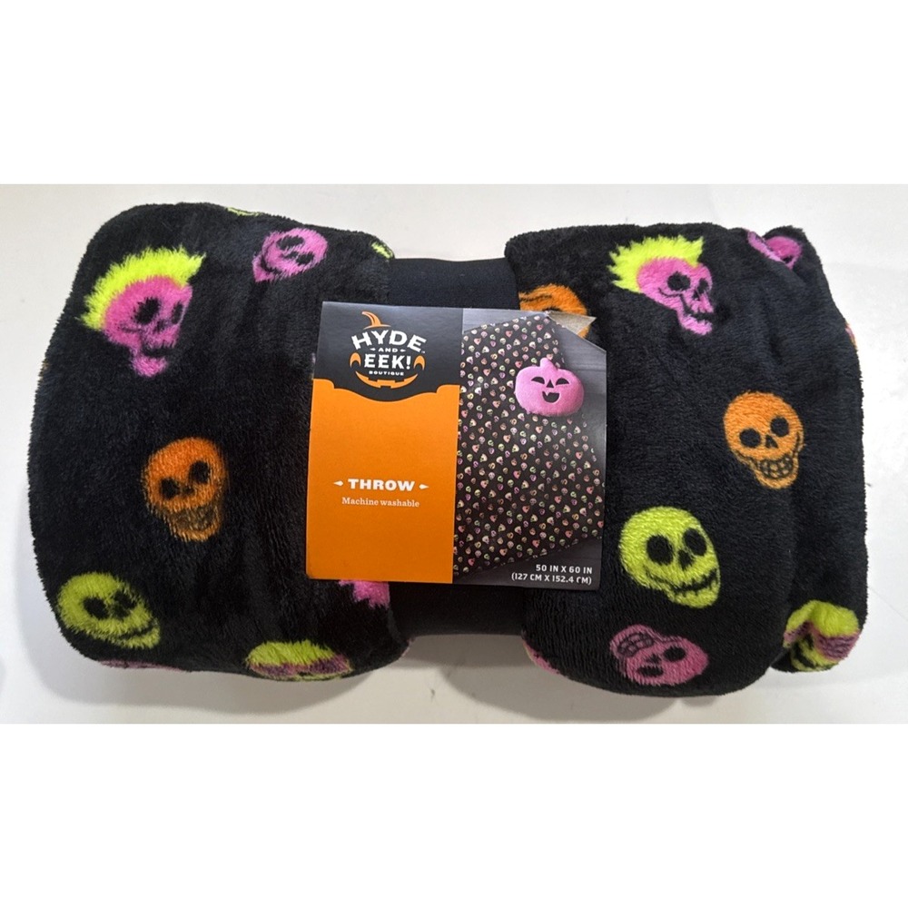 Halloween Skull Throw Blanket Plush Soft, 50 x 60" Black  Hyde & Eek New